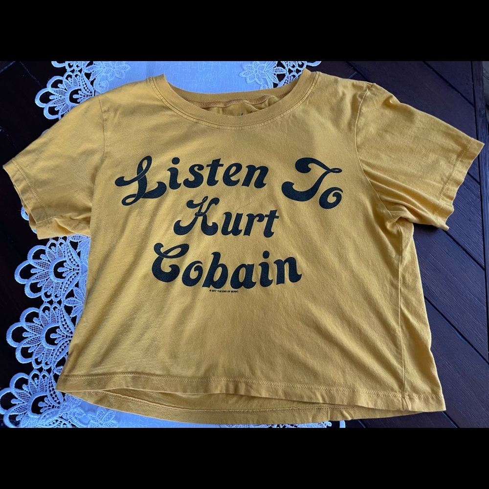Kurt Cobain Women’s Crop Tee in a Size Medium